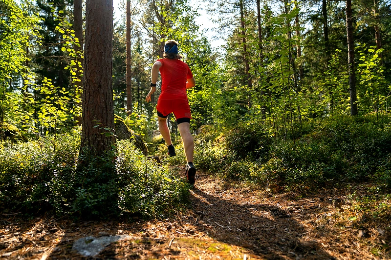 Helsingin maratonjuoksijoita kilpailun aikana.